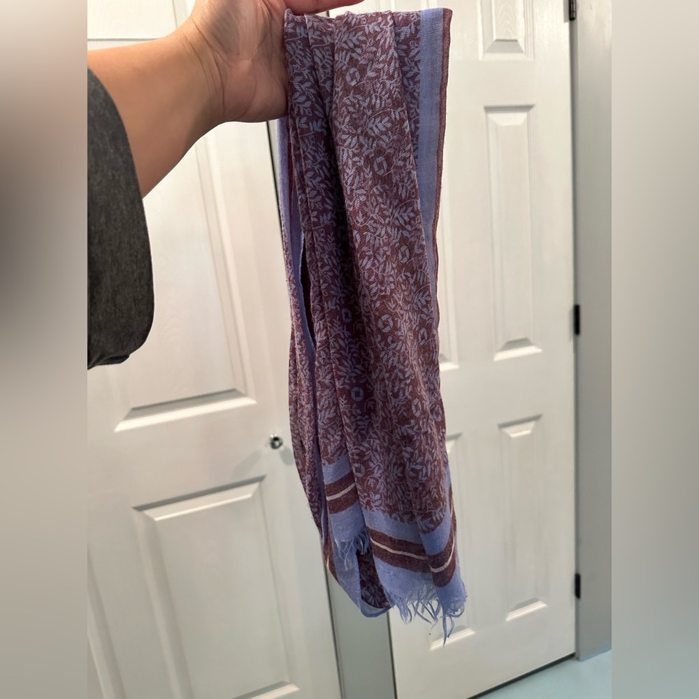 Chase scarf